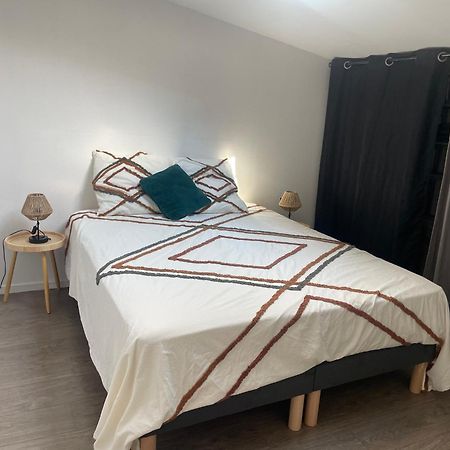 Le Nid De Sacha Apartment Epernay Bagian luar foto