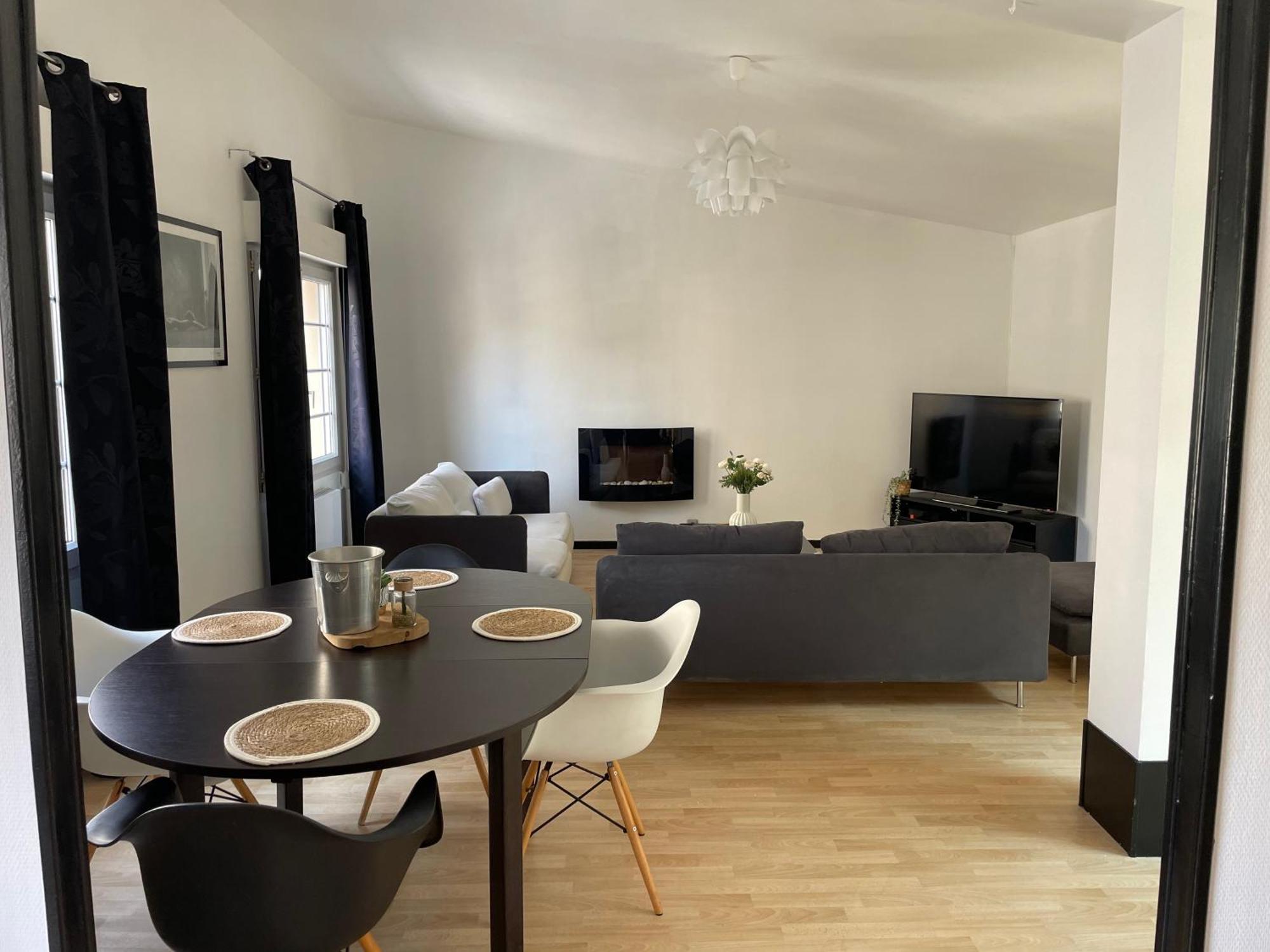 Le Nid De Sacha Apartment Epernay Bagian luar foto