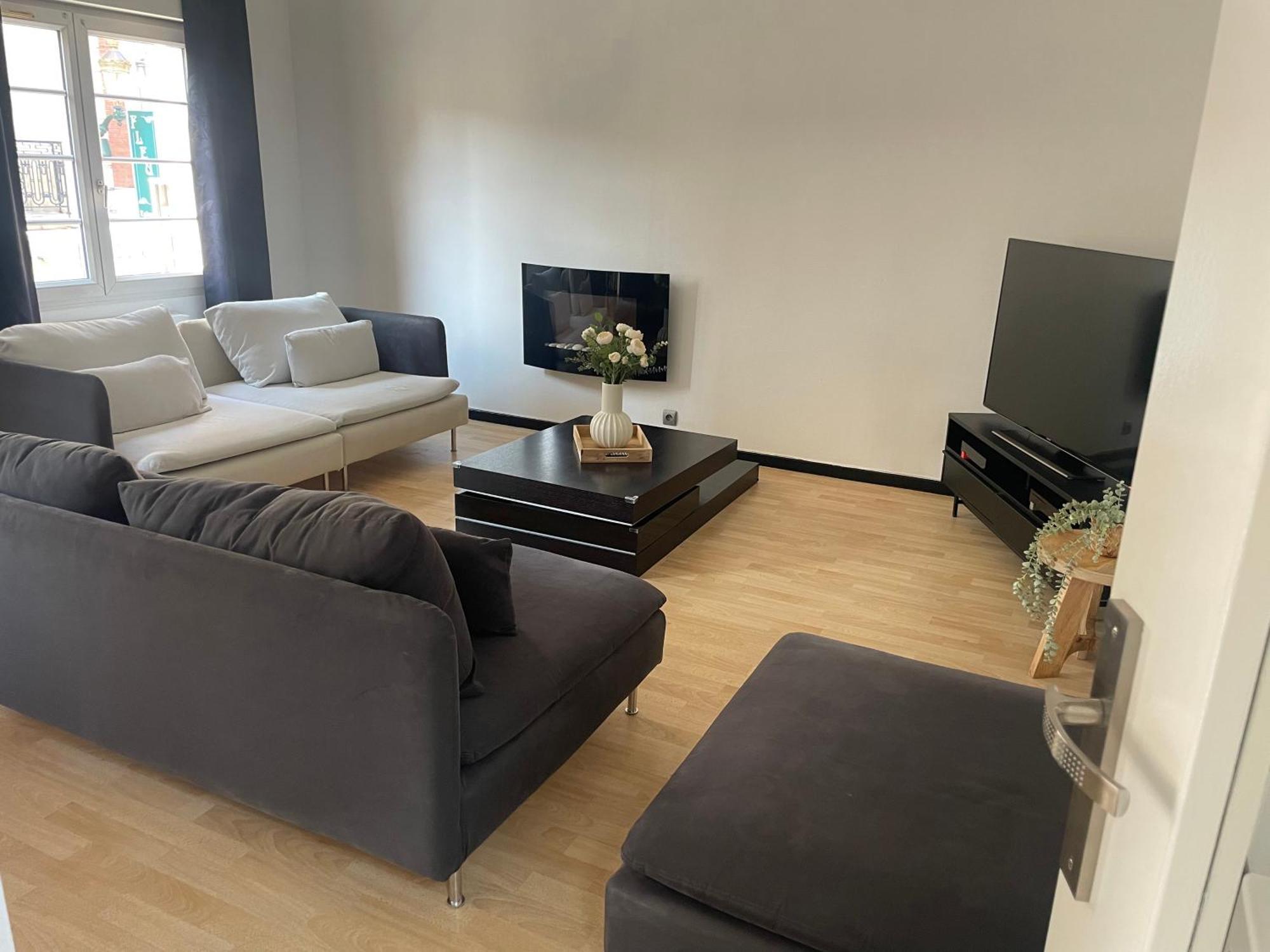 Le Nid De Sacha Apartment Epernay Bagian luar foto