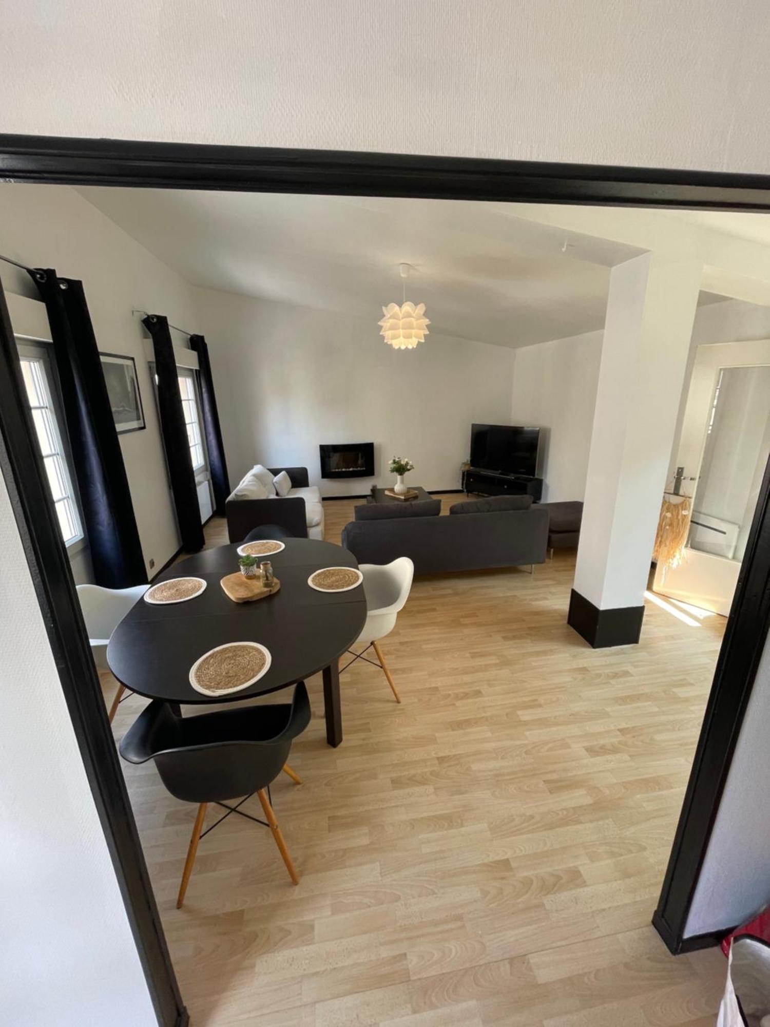 Le Nid De Sacha Apartment Epernay Bagian luar foto