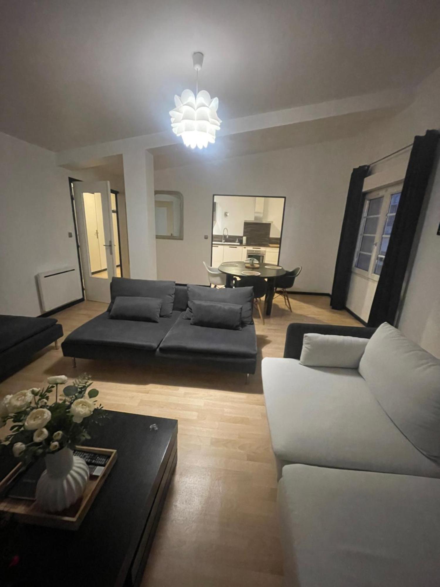 Le Nid De Sacha Apartment Epernay Bagian luar foto