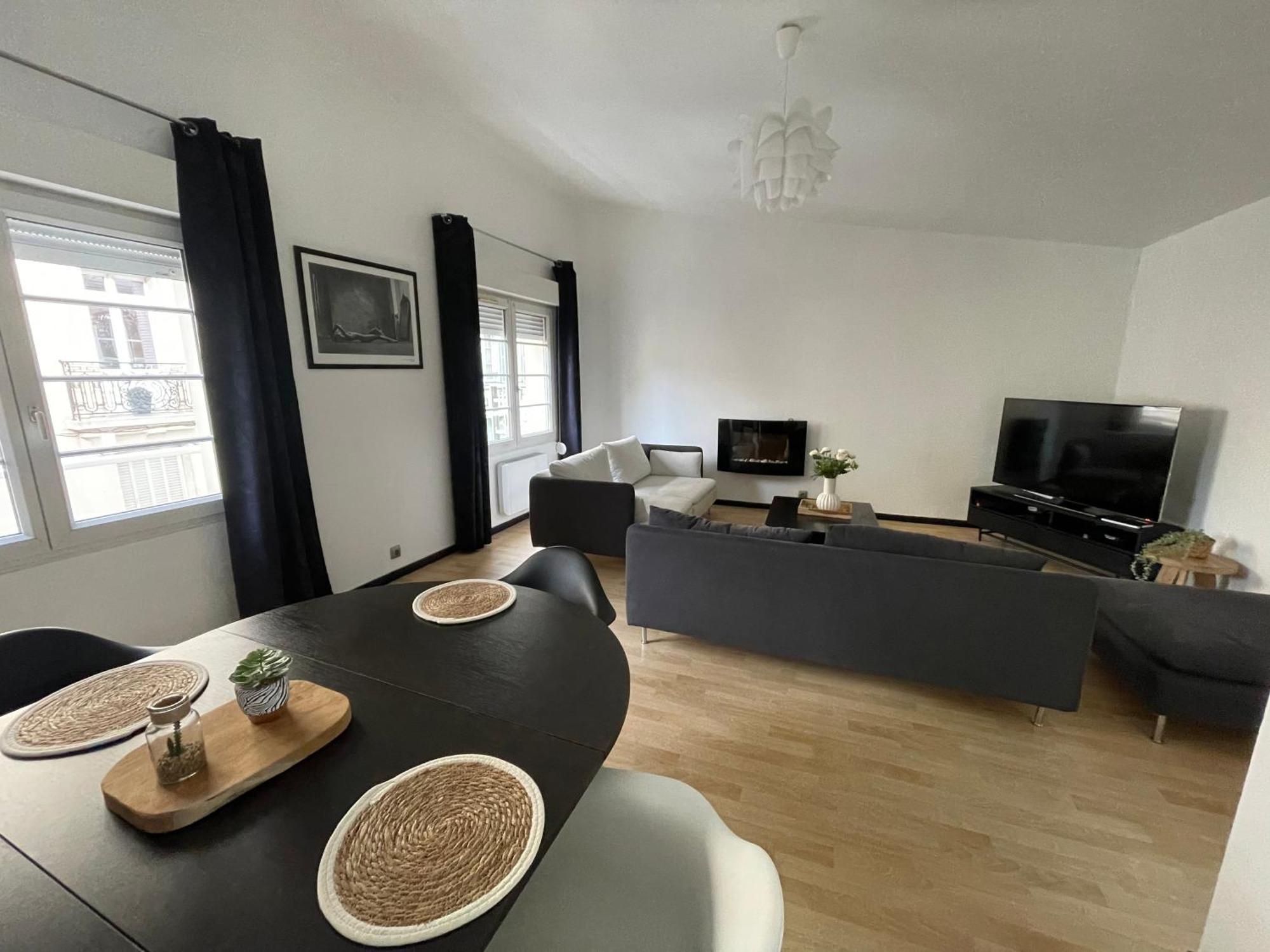 Le Nid De Sacha Apartment Epernay Bagian luar foto
